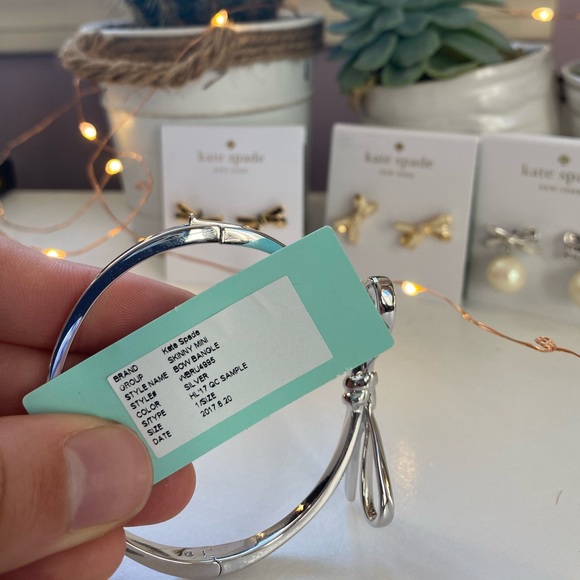 BRAND NEW Silver Kate Spade Bow Bracelet - Picture 3 of 4